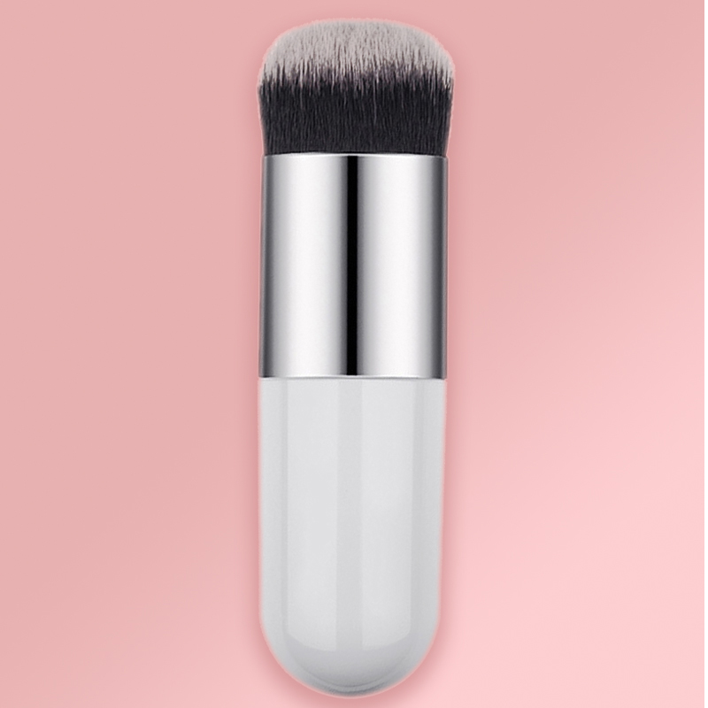 Large Kabuki Brush in White & Silver